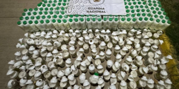 Decomisan 65 kilogramos de metanfetamina en una paquetería en Culiacán