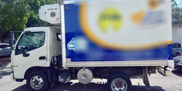 Lo detienen cuando se daba a la fuga en auto robado