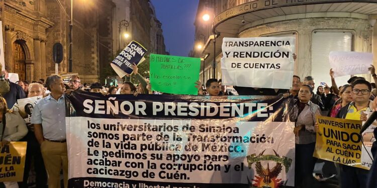 Alto al saqueo de la UAS, exigen universitarios de la UAS a AMLO