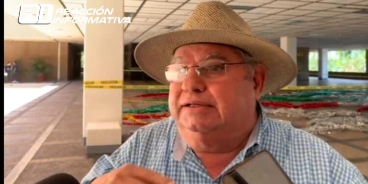 Transportistas en espera de ser atendidos por el Gobernador