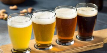 Oficialía Mayor busca que comercios paguen más por permiso que autoriza vender cerveza por más horas