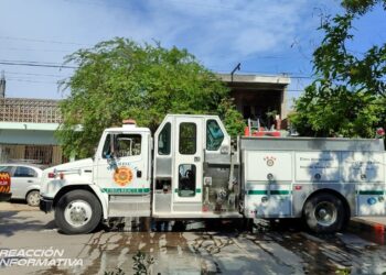 Se incendia casa habitación de la colonia 20 de Noviembre; Bomberos logran sofocar el fuego