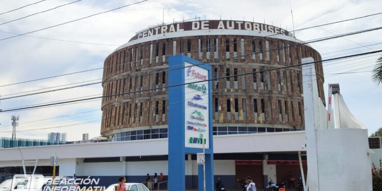 Una persona fallece en la central camionera de Mazatlán