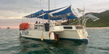 Chocan dos catamaranes frente a la isla pájaros; no hay lesionados