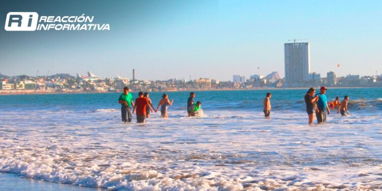 Escuadrón Acuático reporta playas favorables para este domingo en Mazatlán