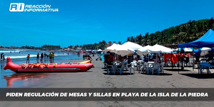 Piden regulación de mesas y sillas en playa de la Isla de la Piedra