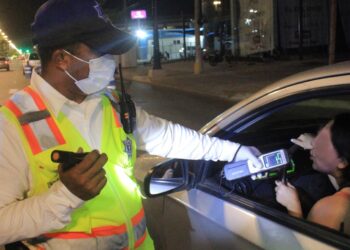 Juez sanciona a 39 conductores ebrios en el operativo alcoholímetro