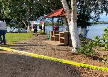 Gobierno de Mazatlán solo coloca letreros de NO NADAR en El Chilillo y la cifra de ahogados en lagunas crece