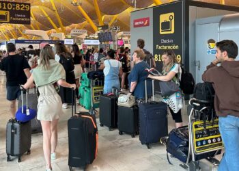 Un apagón masivo de Microsoft golpea a aerolíneas, bancos, empresas y bolsas de todo el mundo