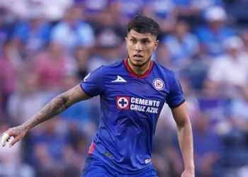Carlos Salcedo pide su salida del Cruz Azul; podría emigrar a la MLS