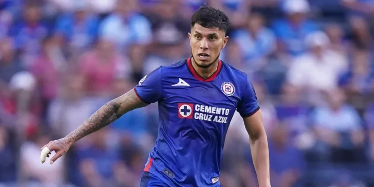 Carlos Salcedo pide su salida del Cruz Azul; podría emigrar a la MLS