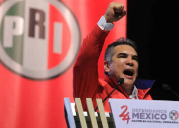 AMLO evade opinar sobre la reforma del PRI para extender mandato de ‘Alito’ Moreno