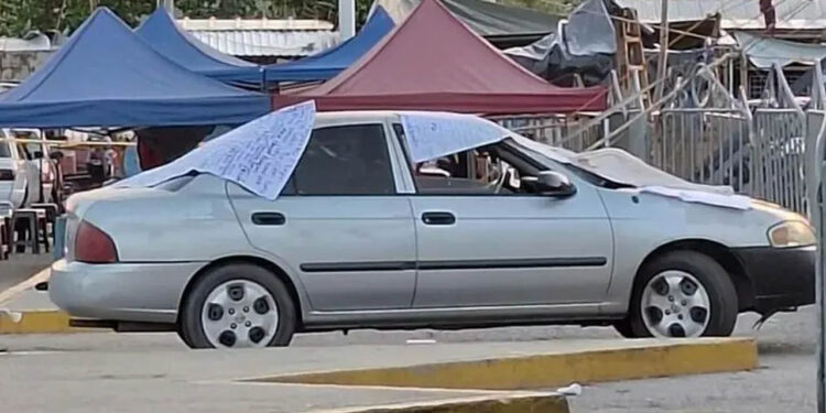 Ambulantes encuentran dos cabezas humanas en un auto en Acapulco