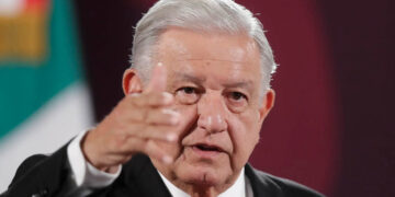 AMLO admite que le gustaría que sean electos jueces sin experiencia