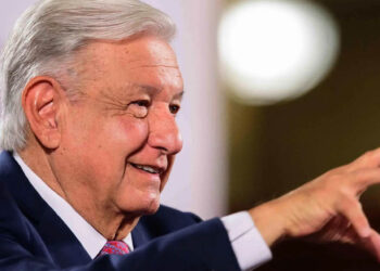 Joven recién egresado de la carrera de Derecho es un ángel: López Obrador