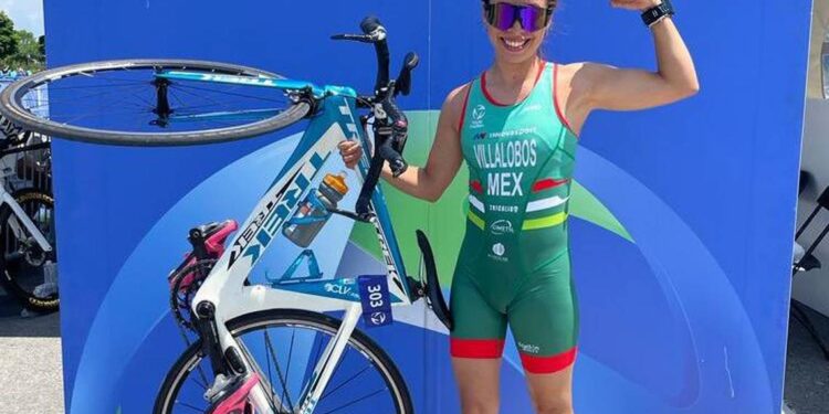 Kenia Villalobos inició por hobby en triatlón y hoy está en Juegos Paralímpicos