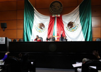 Con oposición a favor, avanzan primeras 4 reformas de AMLO