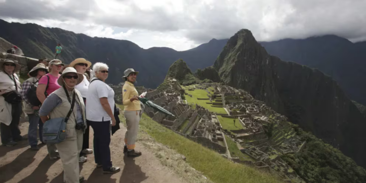 Muere un turista mexicano tras intentar tomarse una selfie en Machu Picchu
