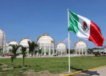 México está por alcanzar autosuficiencia en combustibles: AMLO