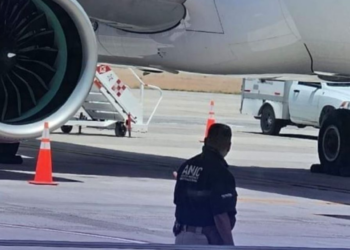 Descubren feto humano abandonado en el baño de un avión en Aeropuerto de Sonora