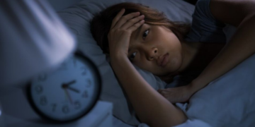 ¿Te despiertas en medio de la noche? Estos 7 consejos te ayudarán a tener un sueño reparador