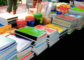 Alertan por ‘montadeudas’ en la compra de útiles escolares