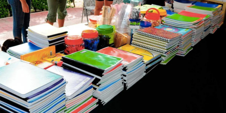 Alertan por ‘montadeudas’ en la compra de útiles escolares