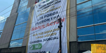 AMLO pide que no se les suspenda el salario a trabajadores del Poder Judicial en paro