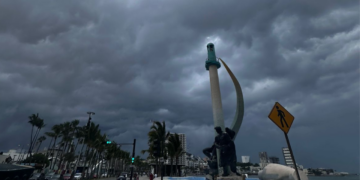 Viernes mayormente nuboso con probabilidad de precipitaciones y altas temperaturas se espera en Mazatlán