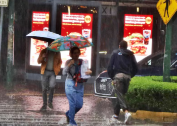 Onda Tropical 19 provocará lluvias intensas y tormentas eléctricas que afectarán a varias regiones de México