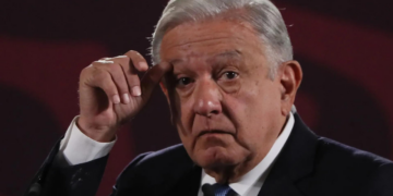 Relación con Gobiernos de EE.UU. y Canadá continúa, pausa es con embajadas: AMLO