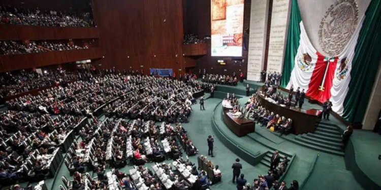 Recurso del PAN en la Corte para revertir mayoría calificada de la 4T en el Congreso es una “ilegalidad gravísima”: AMLO