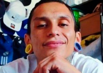 ¿Quién era Javier Acosta, el joven que se aplicó la eutanasia por una bacteria que empezó a comérselo?