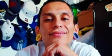 ¿Quién era Javier Acosta, el joven que se aplicó la eutanasia por una bacteria que empezó a comérselo?