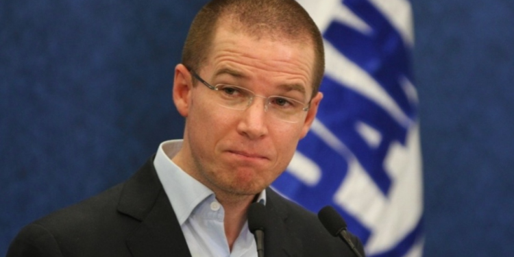 Ricardo Anaya niega tener una orden de aprehensión en su contra