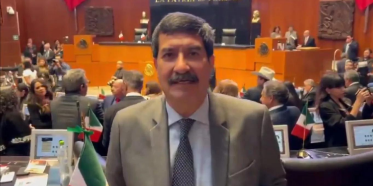 Notifican al Senado orden de aprehensión contra Javier Corral