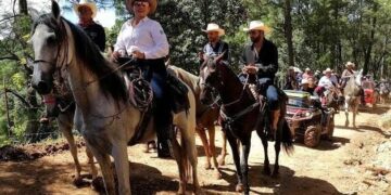 Anuncian la 19 edición de la Cabalgata de Surutato 2024