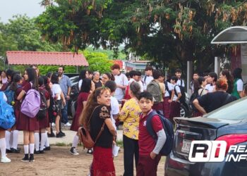 ¡Se acabaron las vacaciones! Miles de estudiantes de nivel básico regresan a clases en Sinaloa