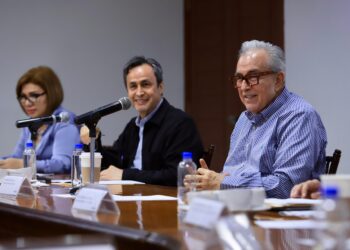 Rocha sostiene reunión con su gabinete previo a su Tercer Informe de Gobierno