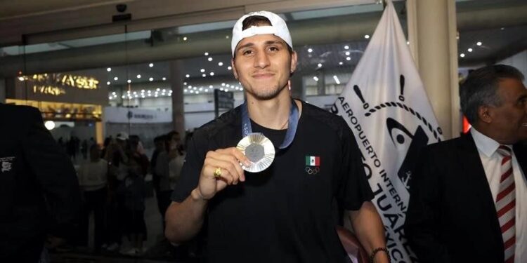 Marco Verde: Un Regreso Triunfal al País con Medalla de Plata