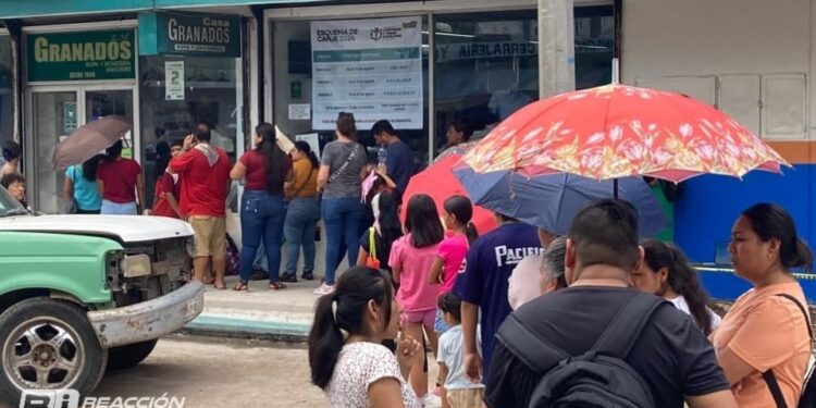 Inicia la entrega de uniformes y útiles escolares en Sinaloa