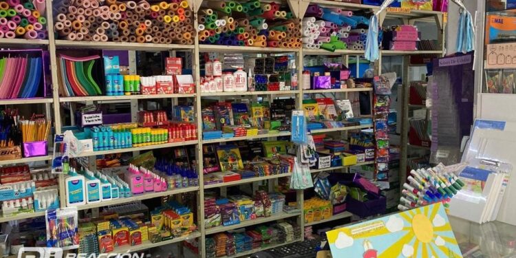 “Es importante invitar a la sociedad sinaloense a que aprovechen el beneficio del canje de útiles”: Roberto Lem