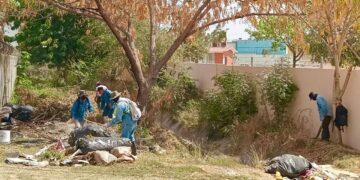 Basura en canales las causas de que estos se desborden y se inunden casas: alcalde