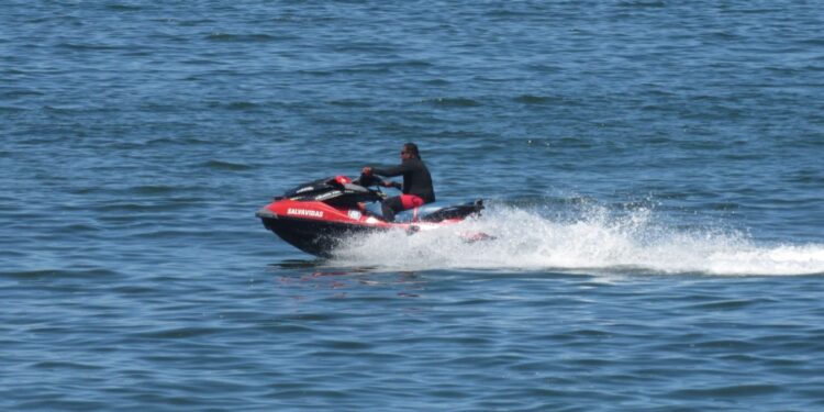 ¿Vas a ir a la playa?, las condiciones para este sábado serán favorables para el bañista, solo acata las indicaciones del personal Salvavidas