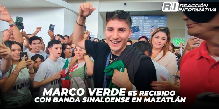 Marco Verde es recibido con banda sinaloense en Mazatlán