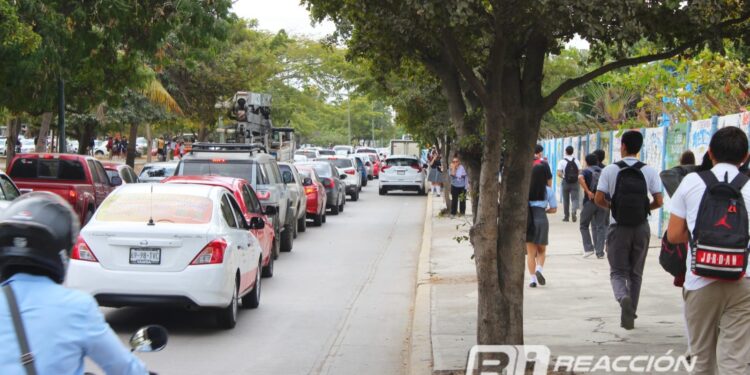 “Si estamos batallando con los padres de familia”: Sergio Camacho