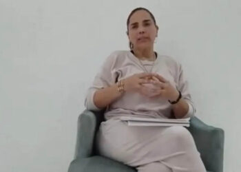 Video: Madre de Carlos Salcedo rompe el silencio ante orden de aprehensión en su contra