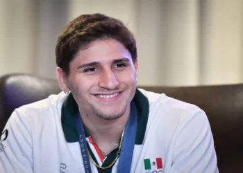 Marco Verde vuelve a México con su futuro en el aire en el boxeo