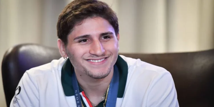 Marco Verde vuelve a México con su futuro en el aire en el boxeo