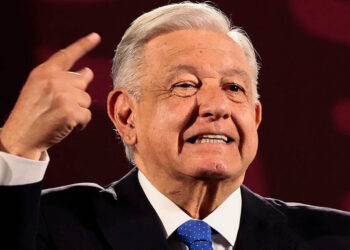 AMLO se lanza contra Mexicanos contra la Corrupción y la Impunidad por recibir 96 mdp de Estados Unidos